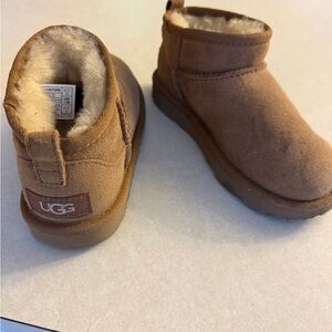 UGG girls classic mini size 13
